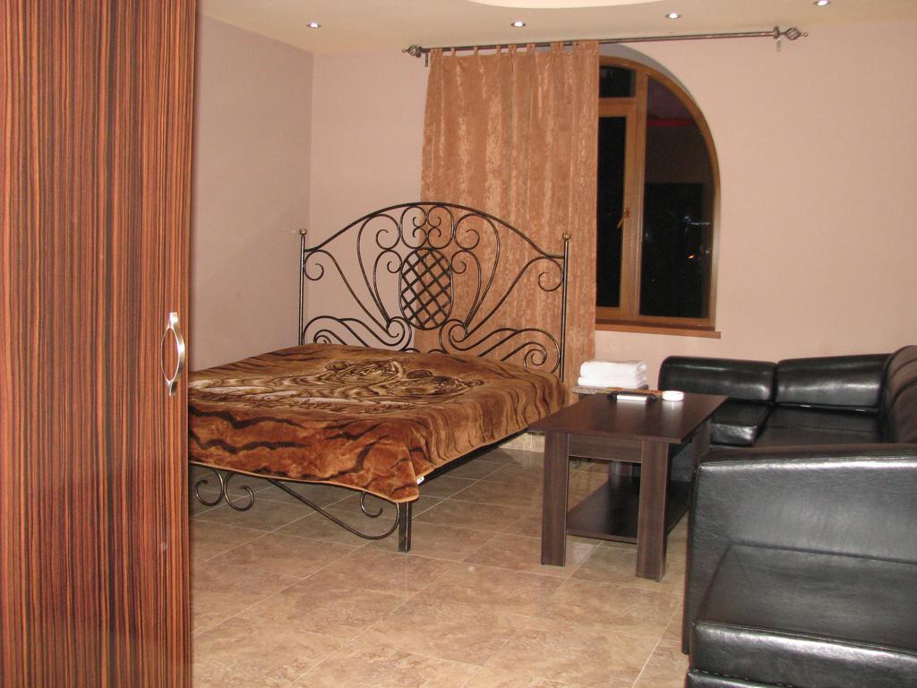 Princ Plaza Hotel Єреван Номер фото